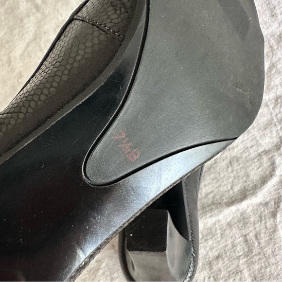 Talbots Black Leather Peep Toe Heels 7.5B - Picture 12 of 12